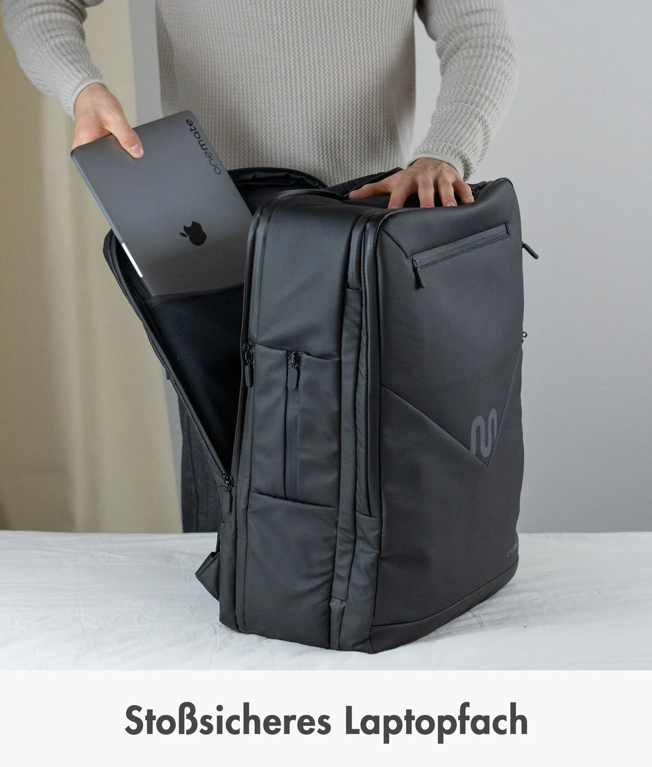 Travel Bundle: Travel Backpack Ultimate + Toiletry Bag